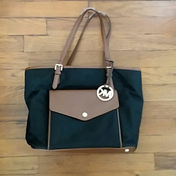Michael Kors Handbags - Michael Kors Purse